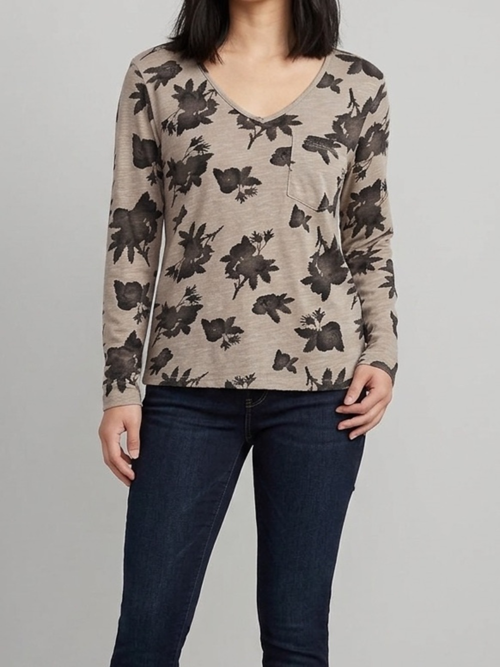 Architect PM Petite V-Neck Floral Long Sleeve Top Taupe